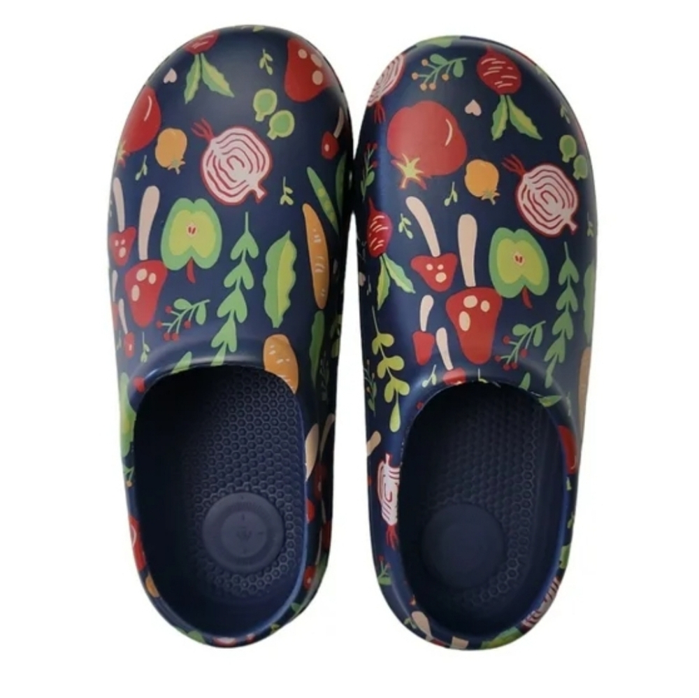 NWOT! Totes Veggies Ultra Tough Lightweight Durable Gardening Clogs 8